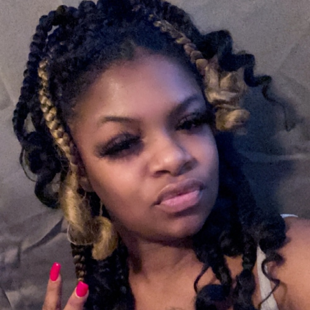 Meet your Posher, Myeisha